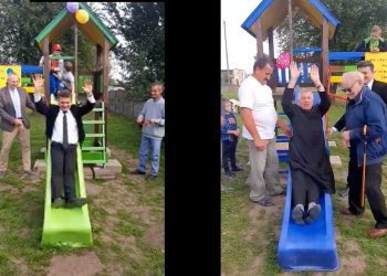 Wójt i proboszcz testowali nowy plac zabaw. „Hit internetu” [WIDEO]