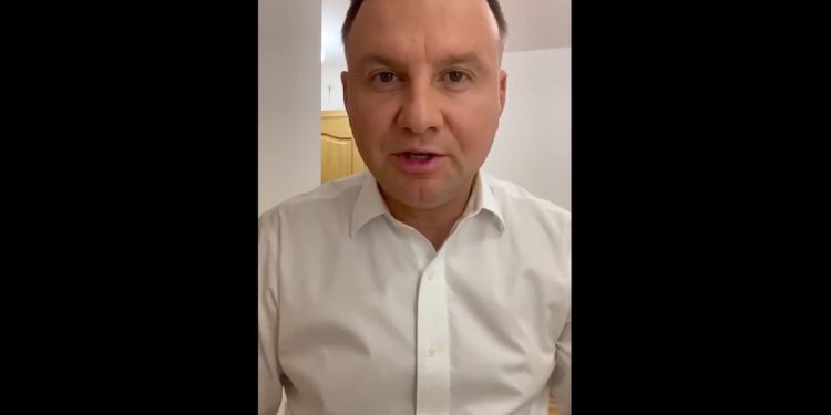 Andrzej Duda zabrał głos w sprawie zakażenia koronawirusem. „Chciałem przeprosić” [WIDEO]