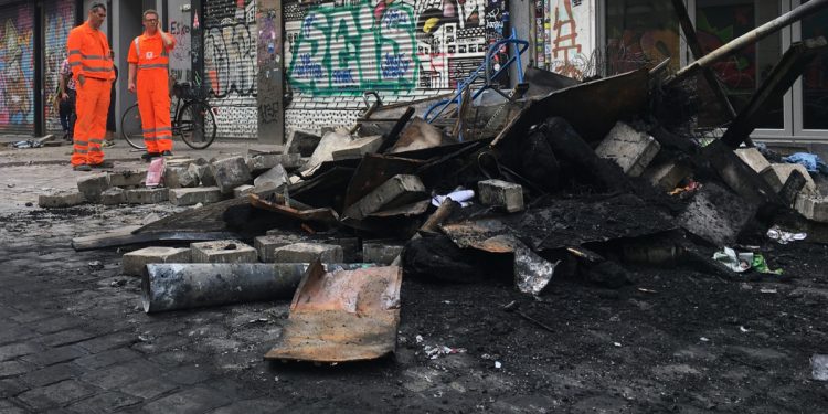 Winnicki: „Niemieccy bojówkarze jadą do Polski”