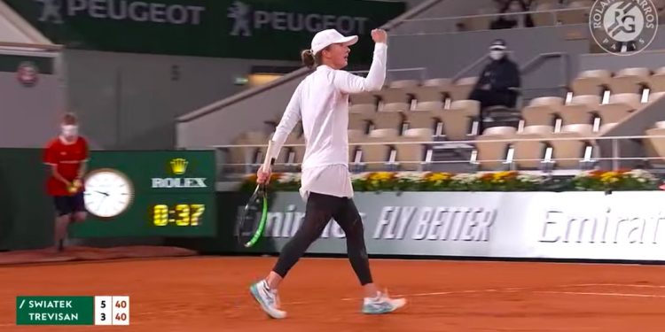 Iga Świątek w półfinale French Open. Zobacz skrót meczu [WIDEO]