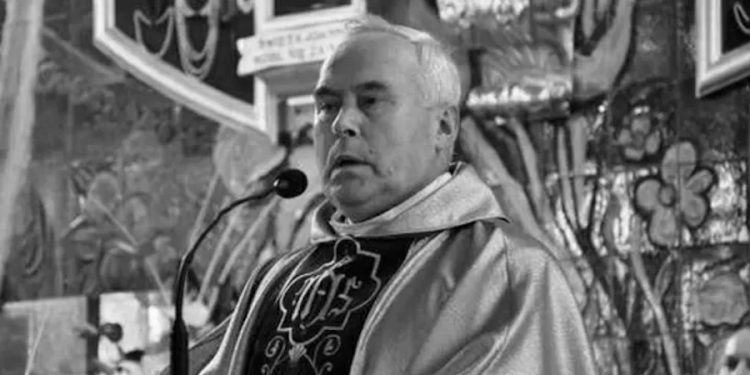 Ksiądz Julian Jóźwik nie żyje. Był zakażony koronawirusem