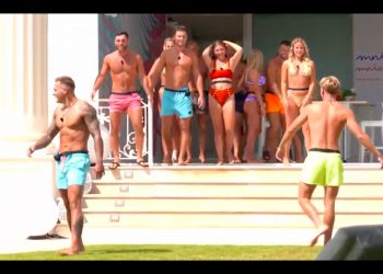Uczestnicy „Love Island” odmówili przebrania się za kobiety. Lawina komentarzy w internecie