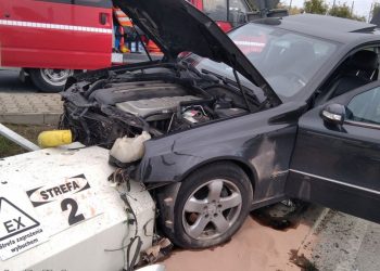 Pijany kierowca staranował stację benzynową! Jest nagranie [WIDEO]