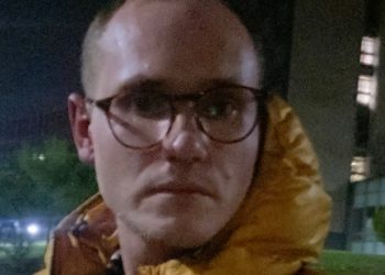 Poseł Lewicy skarżył się na agresję policji. Mundurowi odpowiedzieli jednym nagraniem [WIDEO]