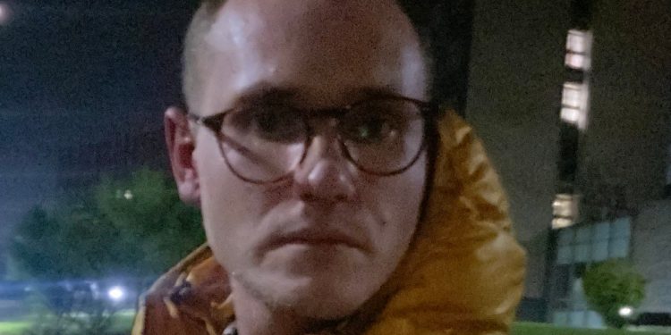 Poseł Lewicy skarżył się na agresję policji. Mundurowi odpowiedzieli jednym nagraniem [WIDEO]