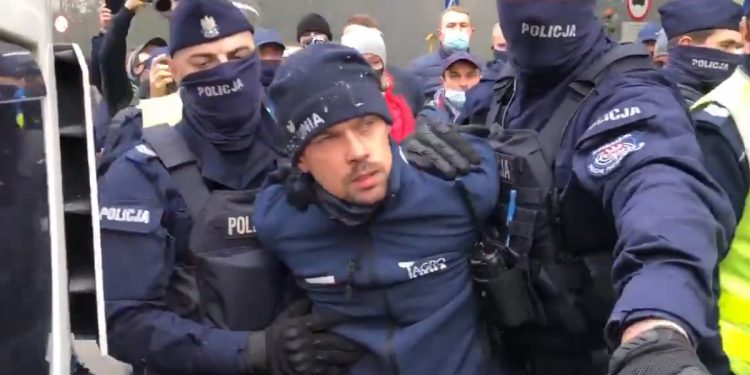 Protest rolników. Lider Agrounii Michał Kołodzejczak zatrzymany! [WIDEO]