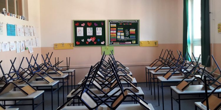 WHO: „Zamknięte szkoły ostatnią deską ratunku”