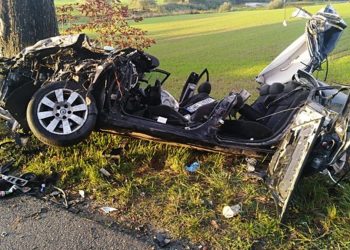 Potworny wypadek na Pomorzu. Z samochodu prawie nic nie zostało