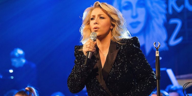 Piotr Gliński wstrzymuje wypłaty dla artystów. Dosadna odpowiedź wokalistki