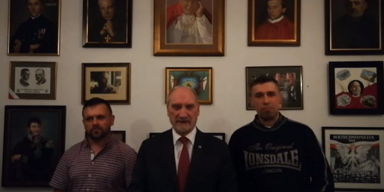 Macierewicz broni Marszu Niepodległości: „Policja strzelała do ludzi” [WIDEO]