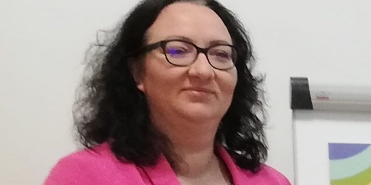 Marta Lempart, liderka Ogólnopolskiego Strajku Kobiet w 2018 roku w trakcie prezentacji programu LGBT+ Komitetu Wrocław dla Wszystkich