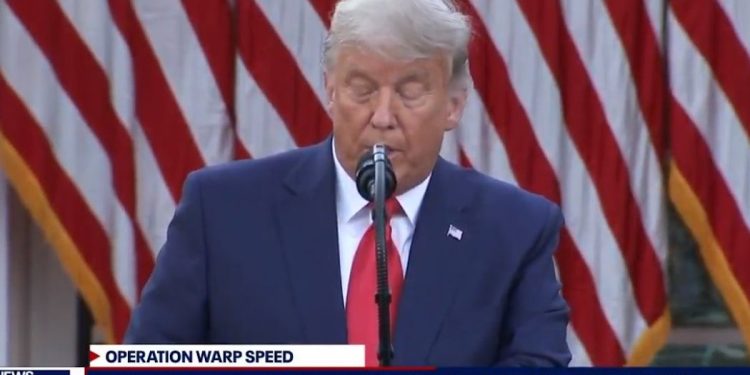 Donald Trump na pierwszym wystąpieniu po wyborach. Wszyscy patrzyli na jego… włosy