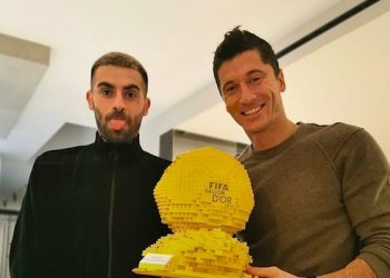 Quebonafide podarował Lewandowskiemu nietypowy prezent [FOTO]