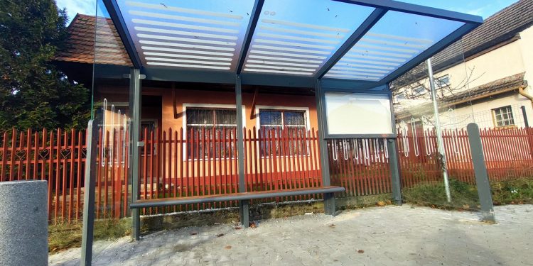 Strzelał w przystanek z broni pneumatycznej. Zdumiewające tłumaczenie