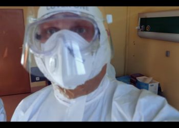 O. Adam Szustak odwiedził oddział covidowy. Pokazał, jak wygląda „od środka” [WIDEO]