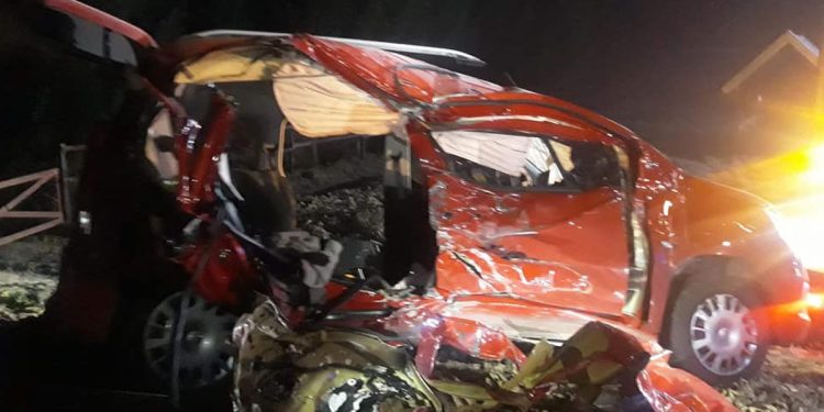 Wjechała wprost pod pociąg! Jej dzieci trafiły do szpitala