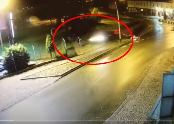 Potworny wypadek! Rozpędzony potrącił pieszego [WIDEO]