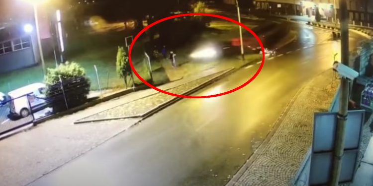 Potworny wypadek! Rozpędzony potrącił pieszego [WIDEO]