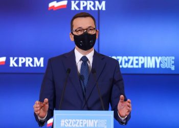 Morawiecki: „Nie będzie godziny policyjnej w sylwestra”
