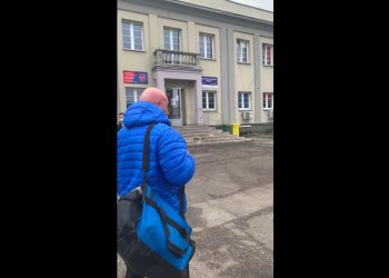 Wiadomo, co Najman miał w słynnej niebieskiej torbie. Zagadka rozwiązana [WIDEO]