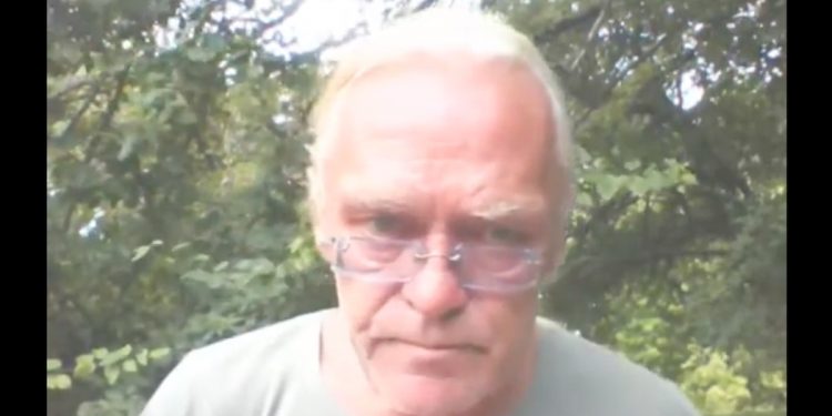 Były dziennikarz Polskiego Radia od trzech lat jest bezdomny. Opowiedział swoją historię