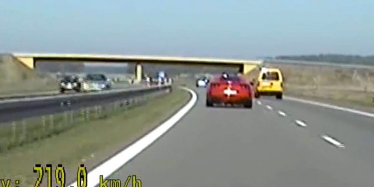 Ferrari pędził 220 km/h. Odwołał się i dostał grzywnę… 5 razy większą