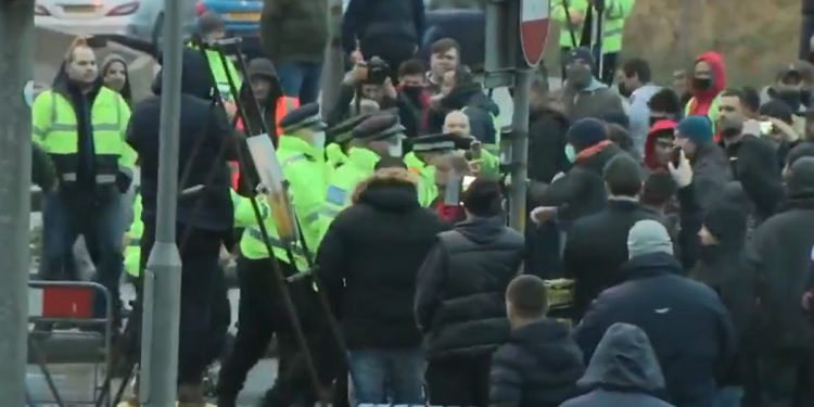 Kierowcy w Dover starli się z policją! Mają dość czekania [WIDEO]