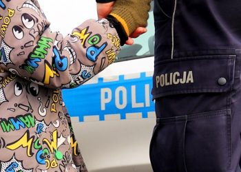 4-latek szedł ruchliwą ulicą. Wcześniej… wymknął się z przedszkola