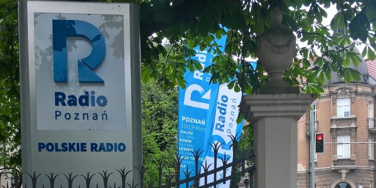 Strajk Kobiet: Zdewastowano siedzibę Radia Poznań. Zaatakowano też dziennikarza