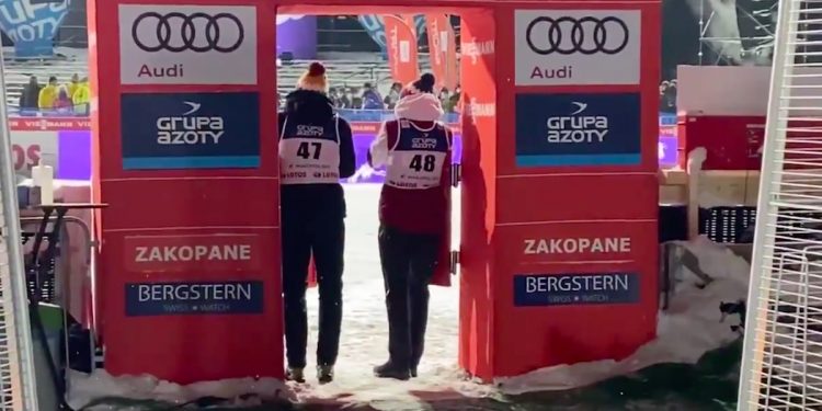 Stoch i Kubacki zaczekali na Andrzeja Stękałę. To się nazywa drużyna! [WIDEO]