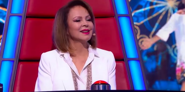 Zaskoczenie w „The Voice Senior”. Gdy się obróciła, zobaczyła koleżankę sprzed lat [WIDEO]