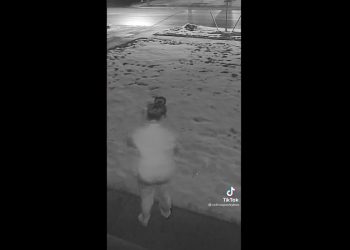 Chłopak nagrał, co jego dziewczyna robi w nocy. Film obejrzano ponad 20 milionów razy [WIDEO]