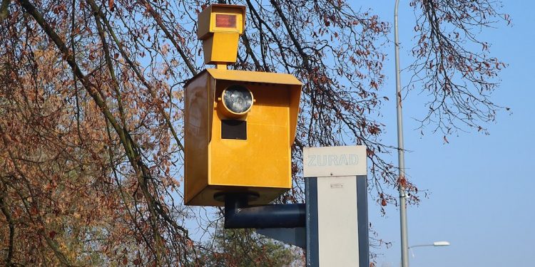 Nowe fotoradary w polskich miastach. Wiemy, gdzie się pojawią