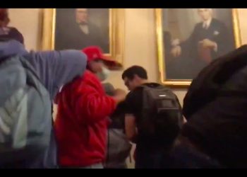 Nie żyje kobieta postrzelona podczas zamieszek w Kapitolu. Do sieci trafiło nagranie [WIDEO]