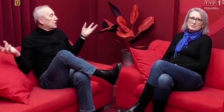 TVP w „Motelu Polska” uderza w Donalda Tuska. „Liże, liże i wyliże” [WIDEO]