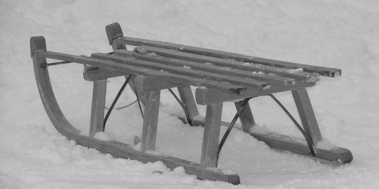 Tragiczny wypadek podczas jazdy na sankach. 12-letni chłopiec nie żyje