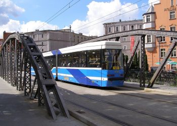 Makabryczne odkrycie w tramwaju. W fotelu siedział martwy mężczyzna, nikt nie zareagował