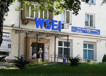 Szefowa Porozumienia w okręgu lubelskim zaszczepiona na COVID-19. Wszystko zgodnie z prawem?