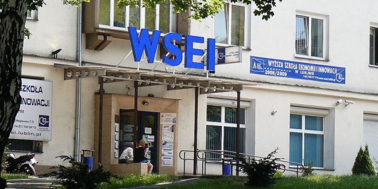 Szefowa Porozumienia w okręgu lubelskim zaszczepiona na COVID-19. Wszystko zgodnie z prawem?