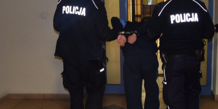 Zabił sąsiada, bo zwrócił mu uwagę, by nie rzucał petard? Są zarzuty