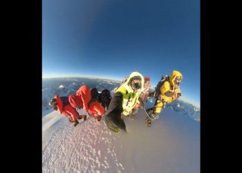 K2 zdobyte zimą. Opublikowali nagranie z ostatnich chwil! [WIDEO]