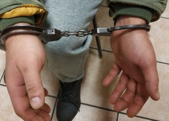 39-latek skatował partnerkę młotkiem i nożem, bo nie chciała dać mu pieniędzy