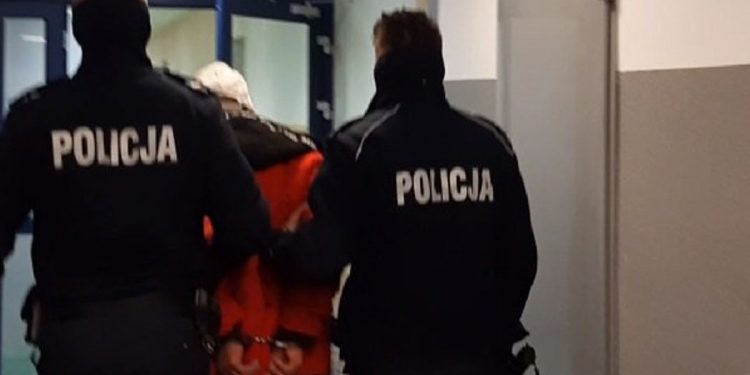 88-latka… wykiwała oszusta „na policjanta”