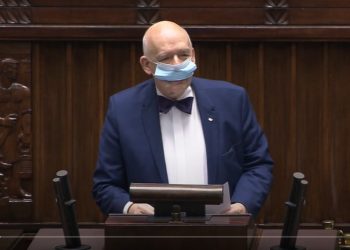 Korwin-Mikke chce, by posłowie nie musieli nosić maseczek [WIDEO]