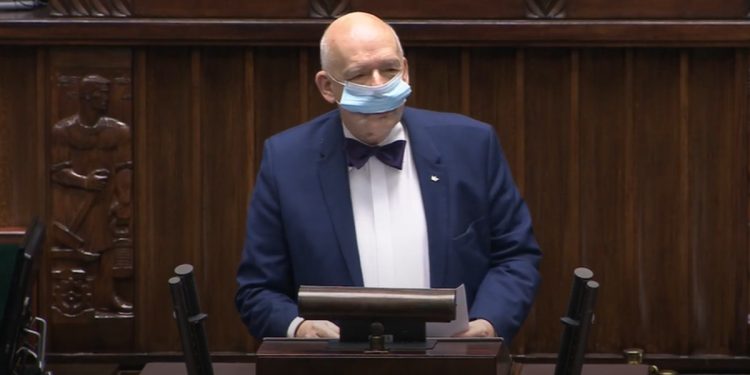 Korwin-Mikke chce, by posłowie nie musieli nosić maseczek [WIDEO]