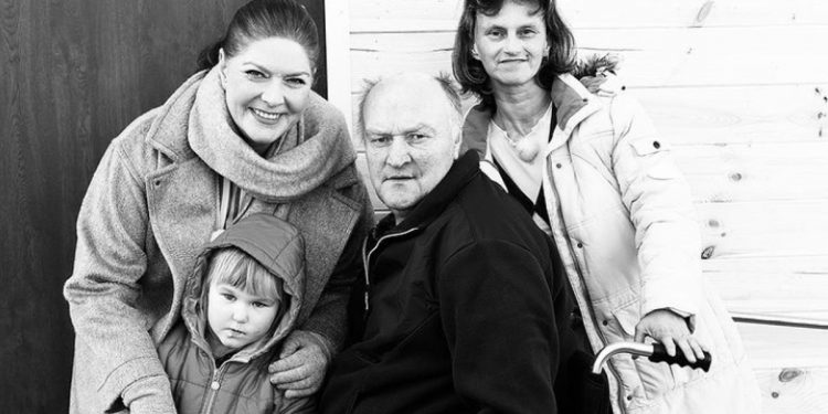 „Nasz nowy dom”. Zmarł kolejny uczestnik programu. Dowbor podała szczegóły