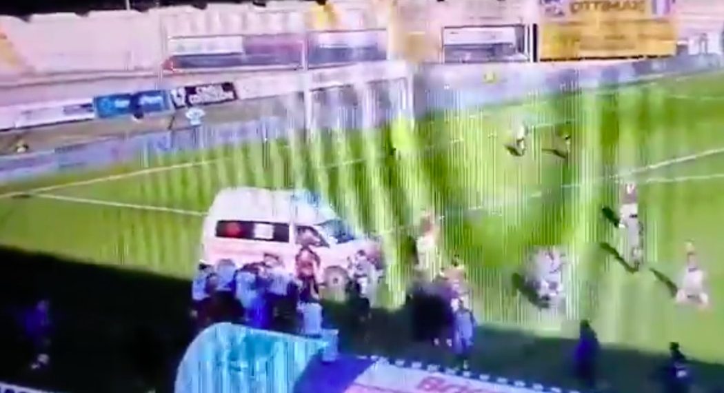 Dramatyczne sceny podczas meczu. Polak padł na murawę. „Miał atak epilepsji” [WIDEO]