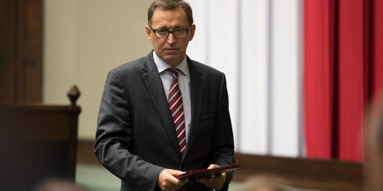 Szarek: „Greniuch złożył dymisję”. Jest list naukowców w jego obronie