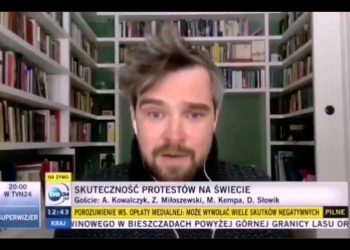 Pisarz na antenie TVN: „Mnie PiS nie dotyka, bo jestem zamożny”. Padły szokujące słowa o aborcji [WIDEO]