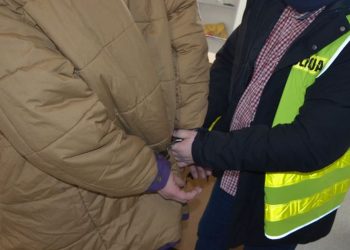 Nie miał maseczki i wpadł. Poszukiwali go w całej Europie